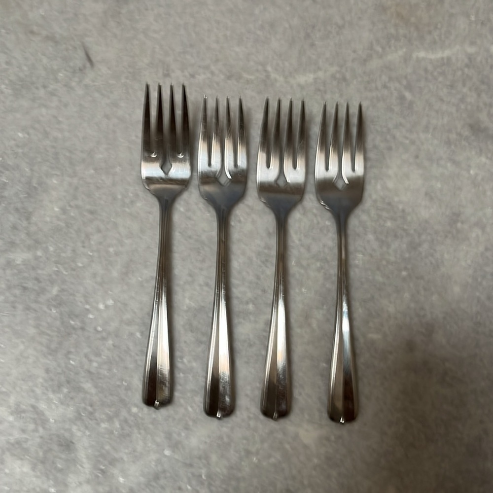 Set Of 4 Forks, Oneida USA, Vintage, Stainless Steel